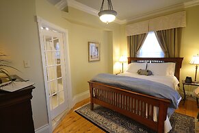 The Briarwood B&B