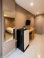 The Fifth Residence Hotel