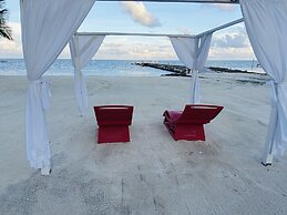 La Isla Resort
