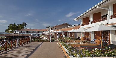 Coral Sands Hotel