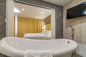 Amaks Omsk Hotel