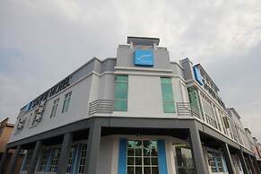 Sandy Hotel