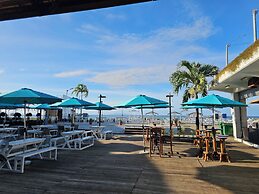 Pacific Crown Hotel