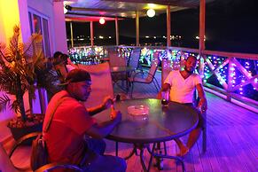 Pacific Crown Hotel