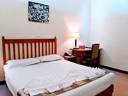 Pacific Crown Hotel