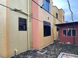 The Mugabi's Spacious Private Room