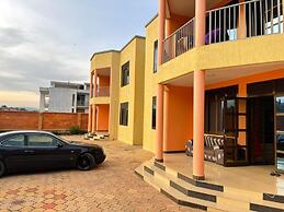 The Mugabi's Spacious Private Room