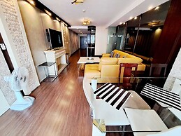 7C - 2 Bedroom Downtown Apartment With Shared Pool