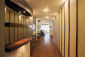 7C - 2 Bedroom Downtown Apartment With Shared Pool