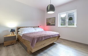 House Anavi