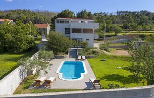 House Anavi