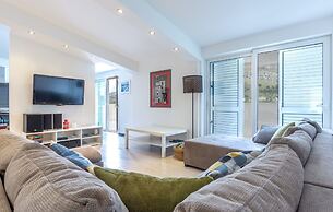House Anavi
