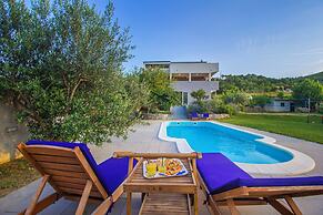 House Anavi