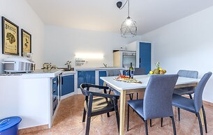 House Anavi