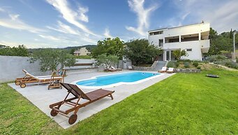 House Anavi