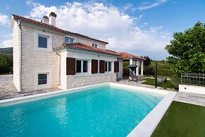 Villa Whitestone
