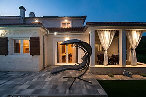 Villa Whitestone