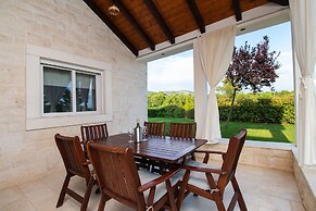 Villa Whitestone