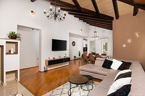 Villa Whitestone