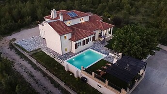 Villa Whitestone