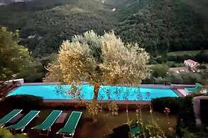 1 Bed Cottage Sleeps 4 Private Garden - Pool