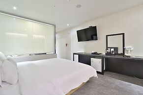 Platinum Hotel