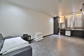 Platinum Hotel