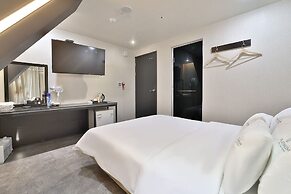Platinum Hotel
