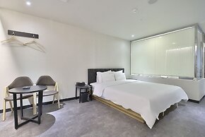 Platinum Hotel