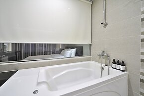 Platinum Hotel