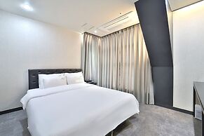 Platinum Hotel