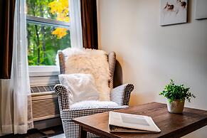 Muskoka Waterfront Retreat