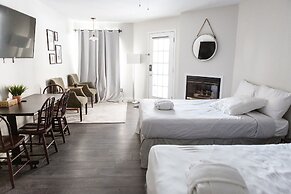 Muskoka Waterfront Retreat