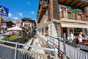 Monterosa Cozy Apartment 200m From Ski