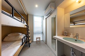 plat hostel keikyu kamakura wave