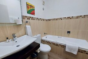 First Group Brookes Hill Suites