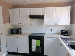 Beautiful Three Bedroom Seaside Retreat