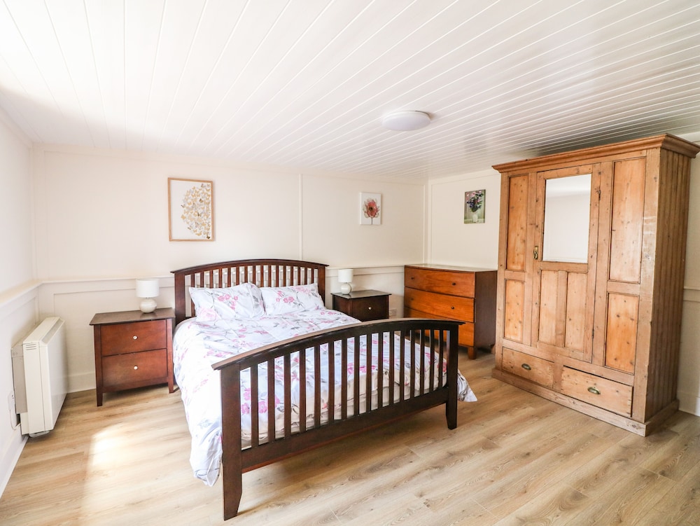 Yew Tree House