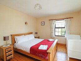 Tilladavin House