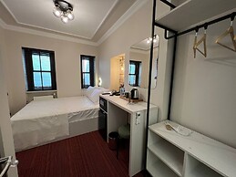 Rafinn Hotel