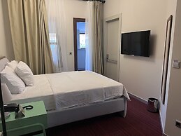 Rafinn Hotel