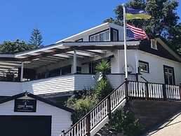Bluff Hill Lighthouse B&B