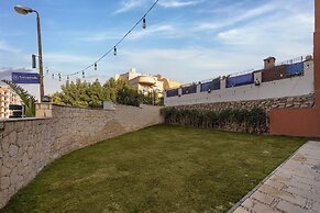 Travelholic Residence Golden Gates