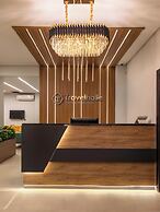Travelholic Residence Golden Gates