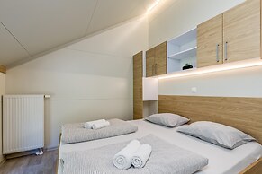 Pool & Whirlpool Villa Art Three