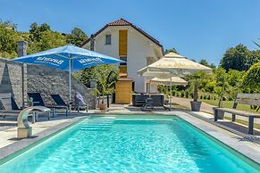 Pool & Whirlpool Art Villas