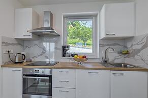 Pool & Whirlpool Art Villas