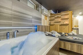 Pool & Whirlpool Art Villas