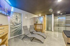 Pool & Whirlpool Art Villas