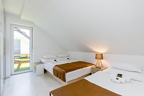 Pool & Whirlpool Art Villas